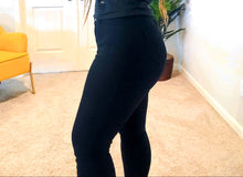 Load image into Gallery viewer, Erinel&#39;s Skinny Jean-Black
