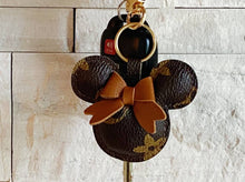 Load image into Gallery viewer, Magical Mouse Keychain-Brown
